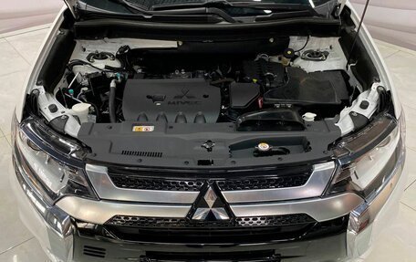 Mitsubishi Outlander III рестайлинг 3, 2022 год, 2 649 000 рублей, 17 фотография