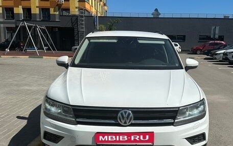Volkswagen Tiguan II, 2020 год, 3 200 000 рублей, 2 фотография