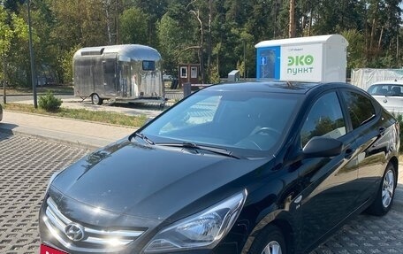 Hyundai Solaris II рестайлинг, 2015 год, 1 080 000 рублей, 2 фотография