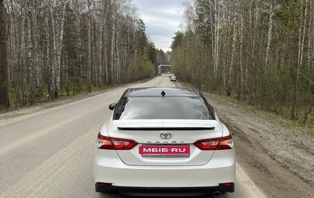 Toyota Camry, 2019 год, 2 450 000 рублей, 3 фотография