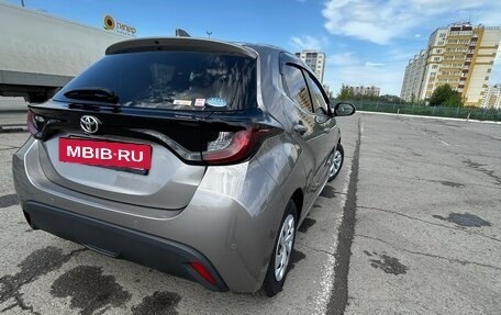 Toyota Yaris, 2020 год, 800 000 рублей, 11 фотография