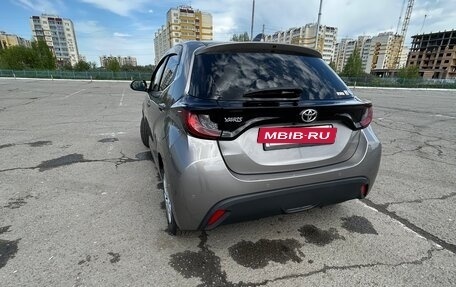 Toyota Yaris, 2020 год, 800 000 рублей, 13 фотография