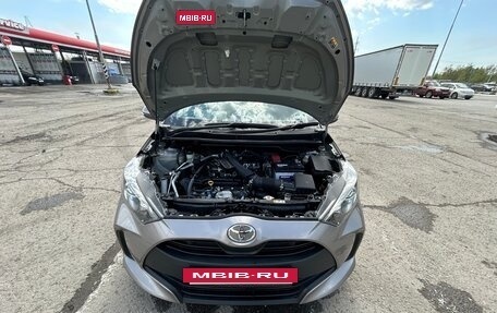 Toyota Yaris, 2020 год, 800 000 рублей, 24 фотография