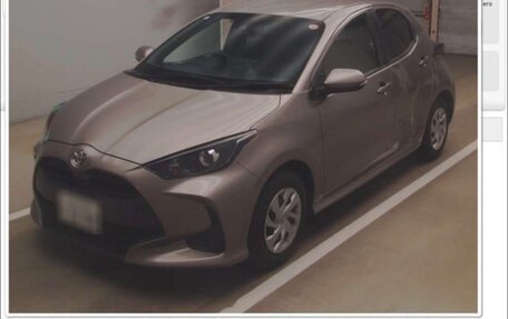 Toyota Yaris, 2020 год, 800 000 рублей, 39 фотография