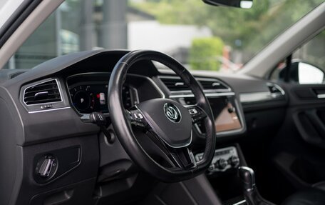 Volkswagen Tiguan II, 2019 год, 3 049 000 рублей, 9 фотография