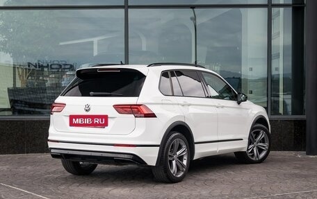 Volkswagen Tiguan II, 2019 год, 3 049 000 рублей, 2 фотография