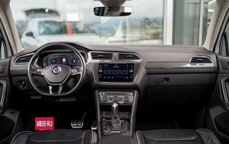 Volkswagen Tiguan II, 2019 год, 3 049 000 рублей, 20 фотография