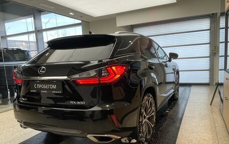 Lexus RX IV рестайлинг, 2019 год, 3 799 000 рублей, 6 фотография