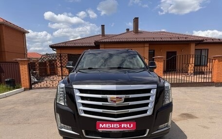Cadillac Escalade IV, 2018 год, 4 900 000 рублей, 2 фотография