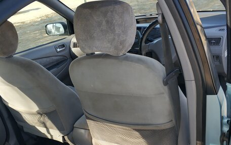 Toyota Prius IV XW50, 1998 год, 199 000 рублей, 3 фотография