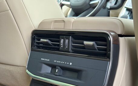 Toyota Land Cruiser, 2022 год, 10 000 000 рублей, 18 фотография