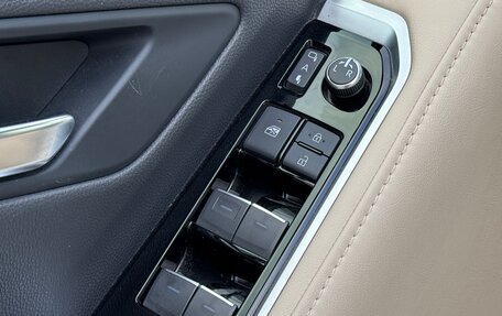 Toyota Land Cruiser, 2022 год, 10 000 000 рублей, 24 фотография