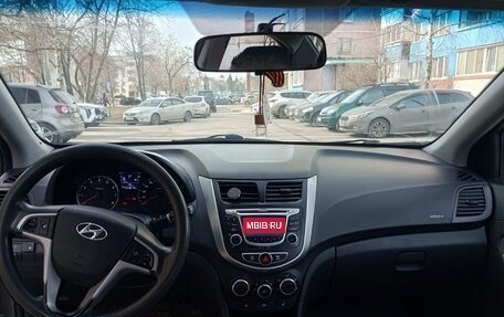 Hyundai Solaris II рестайлинг, 2013 год, 571 000 рублей, 1 фотография