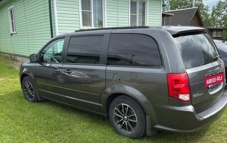 Dodge Caravan V, 2016 год, 1 884 000 рублей, 5 фотография