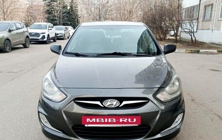 Hyundai Solaris II рестайлинг, 2013 год, 571 000 рублей, 2 фотография