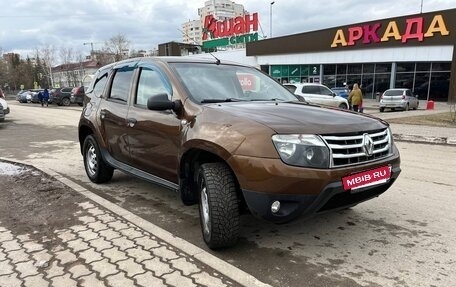 Renault Duster I рестайлинг, 2014 год, 680 000 рублей, 2 фотография