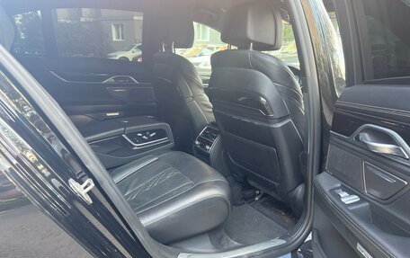 BMW 7 серия, 2018 год, 4 449 000 рублей, 17 фотография