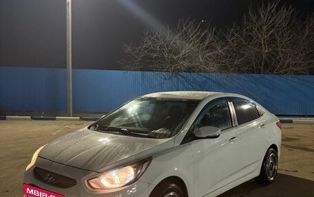 Hyundai Solaris II рестайлинг, 2011 год, 620 000 рублей, 8 фотография