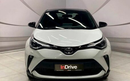 Toyota C-HR I рестайлинг, 2022 год, 2 700 000 рублей, 2 фотография