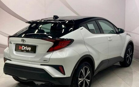 Toyota C-HR I рестайлинг, 2022 год, 2 700 000 рублей, 6 фотография