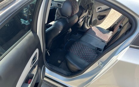 Chevrolet Cruze II, 2011 год, 690 000 рублей, 8 фотография