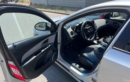 Chevrolet Cruze II, 2011 год, 690 000 рублей, 6 фотография