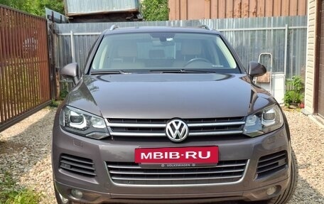 Volkswagen Touareg III, 2010 год, 1 850 000 рублей, 2 фотография