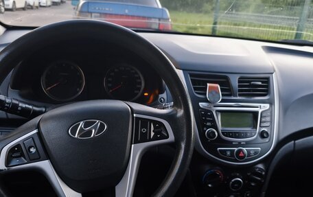 Hyundai Solaris II рестайлинг, 2012 год, 590 000 рублей, 6 фотография