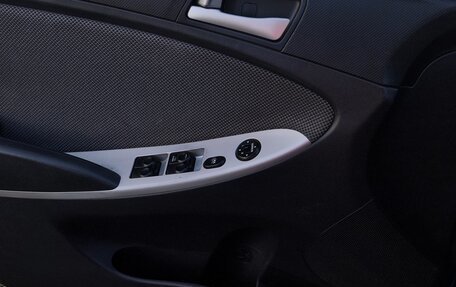 Hyundai Solaris II рестайлинг, 2012 год, 590 000 рублей, 8 фотография