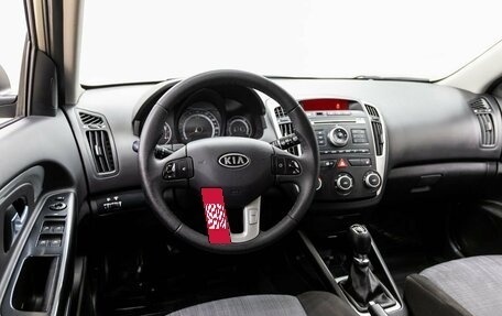 KIA cee'd I рестайлинг, 2012 год, 888 000 рублей, 15 фотография
