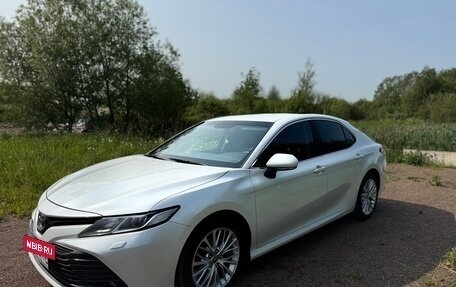Toyota Camry, 2018 год, 3 100 000 рублей, 7 фотография
