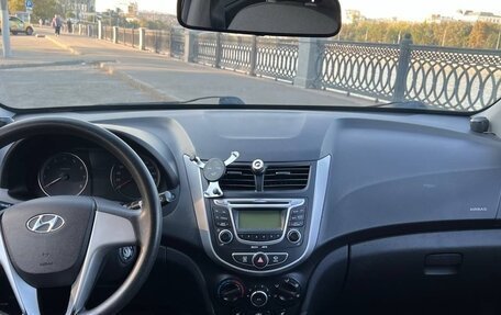 Hyundai Solaris II рестайлинг, 2013 год, 860 000 рублей, 12 фотография
