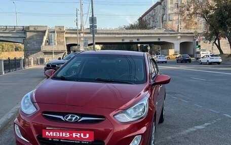 Hyundai Solaris II рестайлинг, 2013 год, 860 000 рублей, 17 фотография