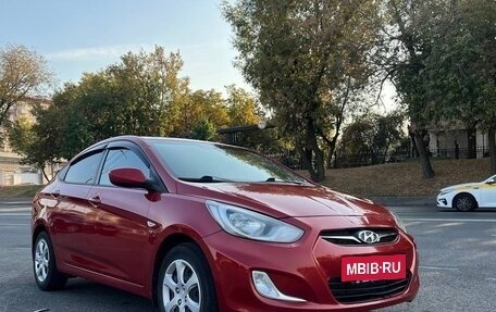 Hyundai Solaris II рестайлинг, 2013 год, 860 000 рублей, 16 фотография