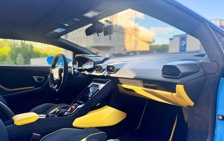 Lamborghini Huracán, 2023 год, 37 500 000 рублей, 4 фотография