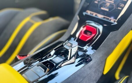 Lamborghini Huracán, 2023 год, 37 500 000 рублей, 20 фотография