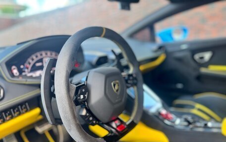 Lamborghini Huracán, 2023 год, 37 500 000 рублей, 25 фотография
