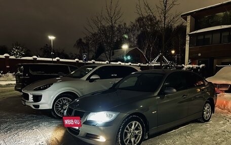 BMW 3 серия, 2005 год, 700 000 рублей, 15 фотография