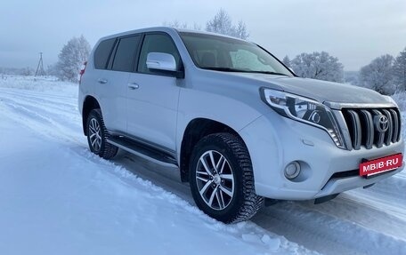 Toyota Land Cruiser Prado 150 рестайлинг 2, 2014 год, 4 150 000 рублей, 2 фотография