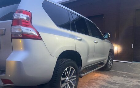 Toyota Land Cruiser Prado 150 рестайлинг 2, 2014 год, 4 150 000 рублей, 21 фотография