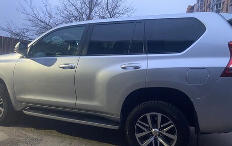 Toyota Land Cruiser Prado 150 рестайлинг 2, 2014 год, 4 150 000 рублей, 35 фотография
