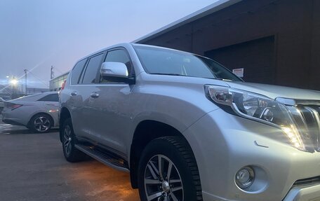 Toyota Land Cruiser Prado 150 рестайлинг 2, 2014 год, 4 150 000 рублей, 36 фотография