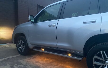 Toyota Land Cruiser Prado 150 рестайлинг 2, 2014 год, 4 150 000 рублей, 33 фотография