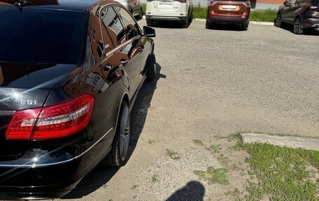 Mercedes-Benz E-Класс, 2011 год, 1 390 000 рублей, 5 фотография