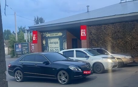 Mercedes-Benz E-Класс, 2011 год, 1 390 000 рублей, 2 фотография