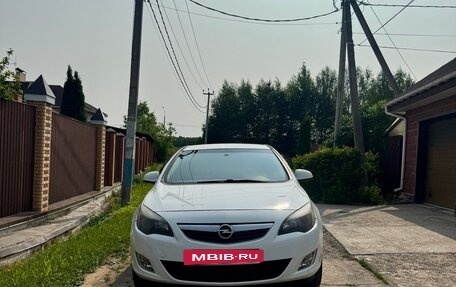 Opel Astra J, 2011 год, 750 000 рублей, 3 фотография