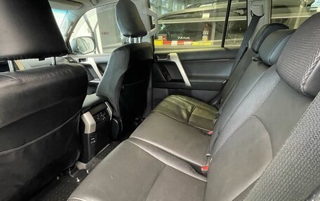 Toyota Land Cruiser Prado 150 рестайлинг 2, 2012 год, 2 348 000 рублей, 13 фотография