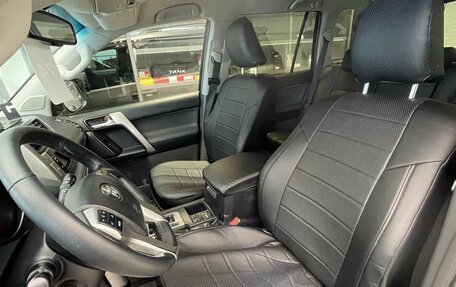 Toyota Land Cruiser Prado 150 рестайлинг 2, 2012 год, 2 348 000 рублей, 11 фотография