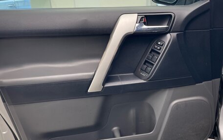 Toyota Land Cruiser Prado 150 рестайлинг 2, 2012 год, 2 348 000 рублей, 20 фотография