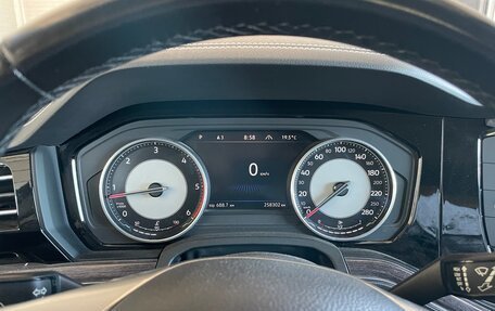 Volkswagen Touareg III, 2018 год, 3 500 000 рублей, 13 фотография